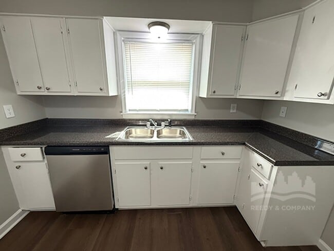 Foto del edificio - 3547 Barron Ave