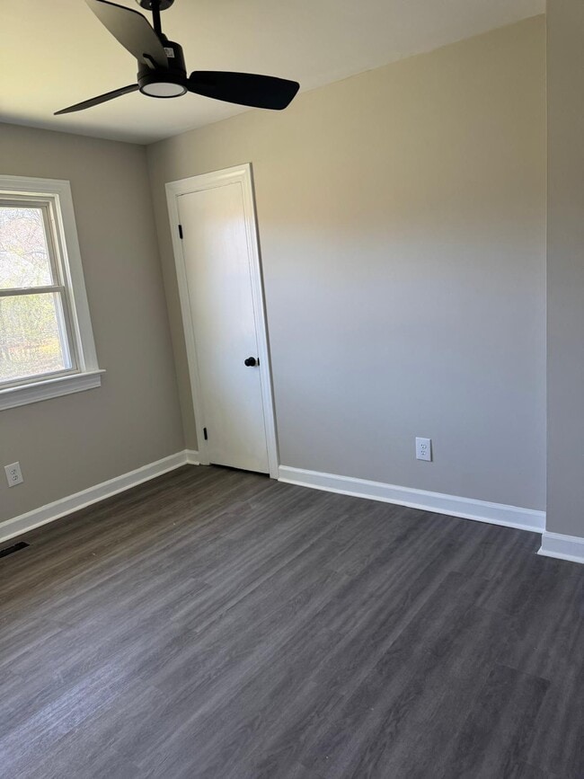 Building Photo - 1200 E Holly St