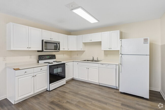 4BR, 4.5BA - 1,721SF - Kitchen - Glenside Townhomes