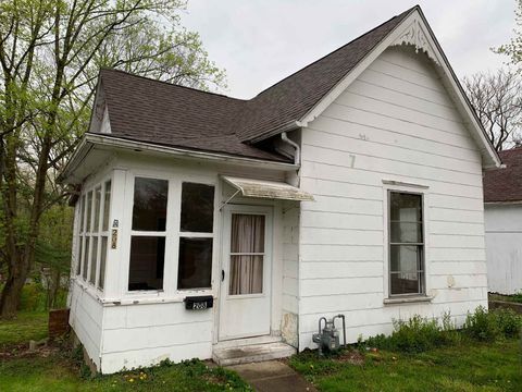 Foto principal - 208 S Main St
