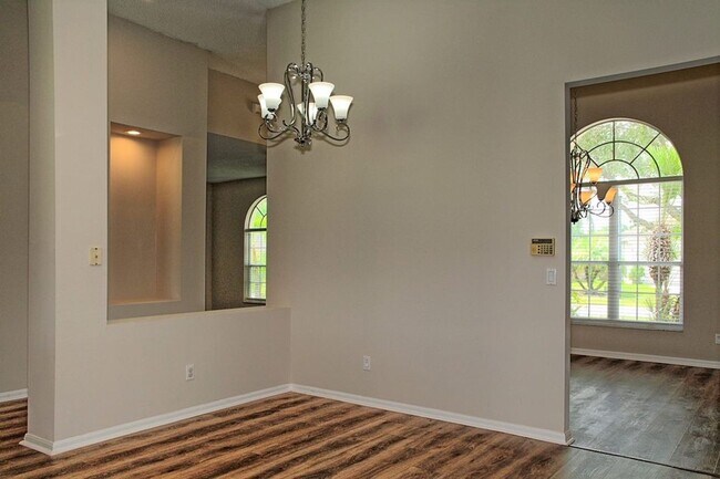 Foto del edificio - Waterford Lakes Reserve 4/3