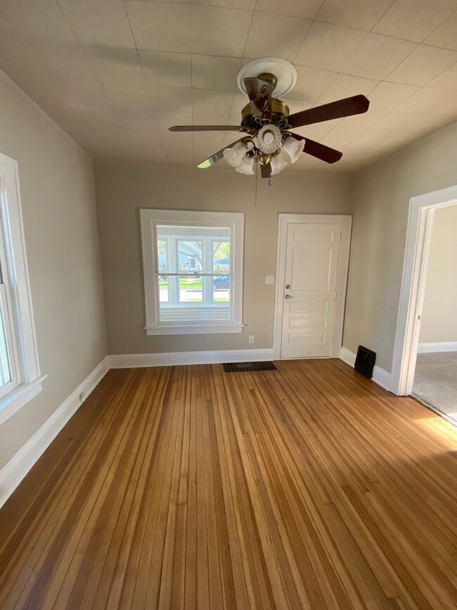 Foto del edificio - Updated 1 Bedroom Home with Garage