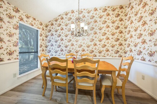 Foto del edificio - 2016 Hearthside Ln