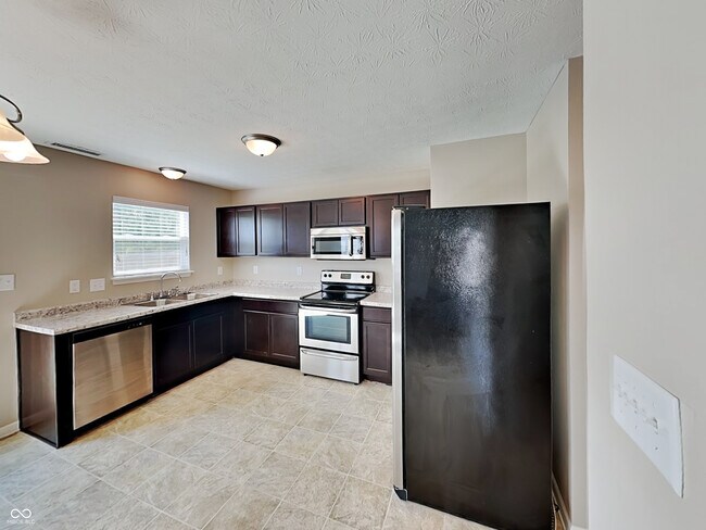 Building Photo - 8041 Whistlewood Dr