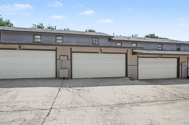 Building Photo - 1300 N Rockwell Ave