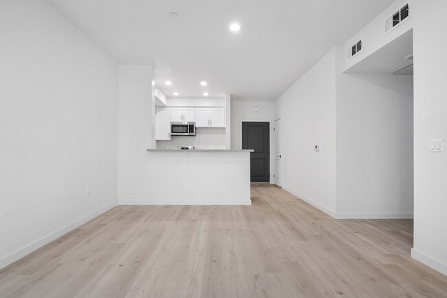 Foto del edificio - 8444 Columbus Ave