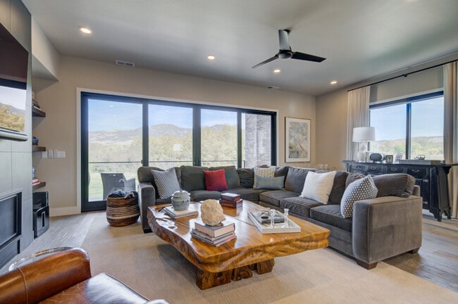Building Photo - 203 Bridger Vale Dr