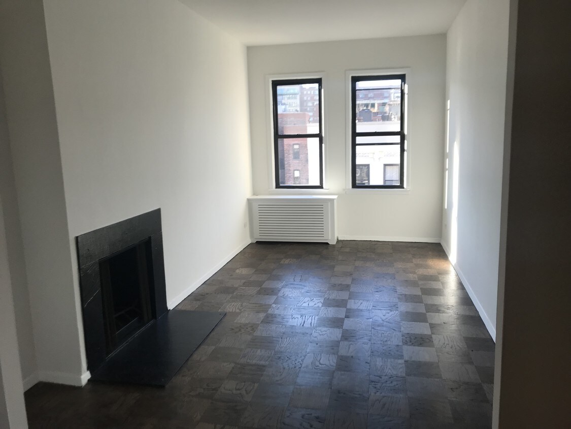 Foto principal - 235 W 22nd St