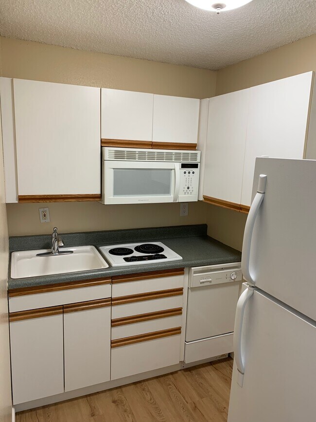 200 SW Florence Ave H8, Gresham, OR 97080 Condo for Rent in Gresham