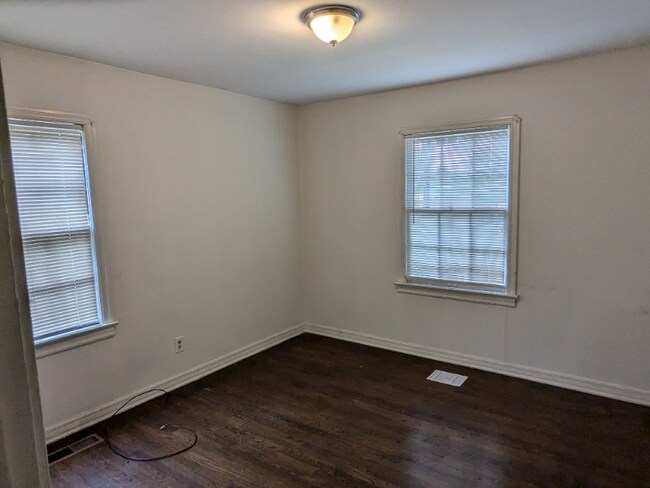 Building Photo - 615 Brunson Ave