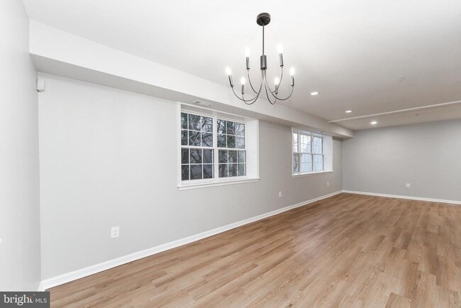 Building Photo - 1008 Rittenhouse St NW