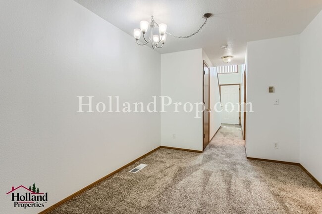 Building Photo - 15459-63 SW Donna Ct
