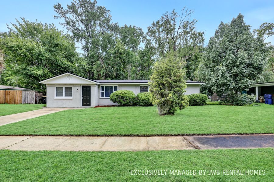 Foto principal - 6926 George Wood Ln S