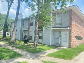 Building Photo - 3033 Toulon Dr