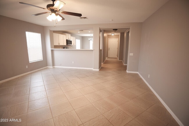 Foto del edificio - 1744 Maddison Cir