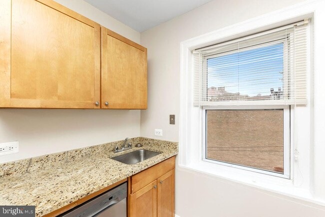Building Photo - 2509 Cliffbourne Pl NW