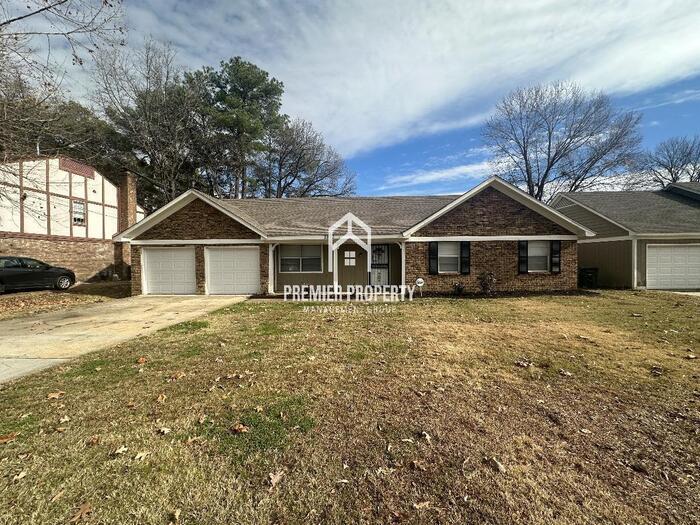 Primary Photo - 2890 S Mendenhall - Available Now!