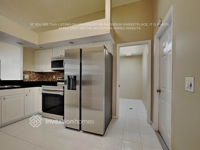 Foto del edificio - 7900 Hamlet Dr