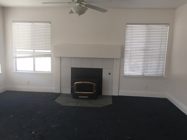 Building Photo - Move in Ready