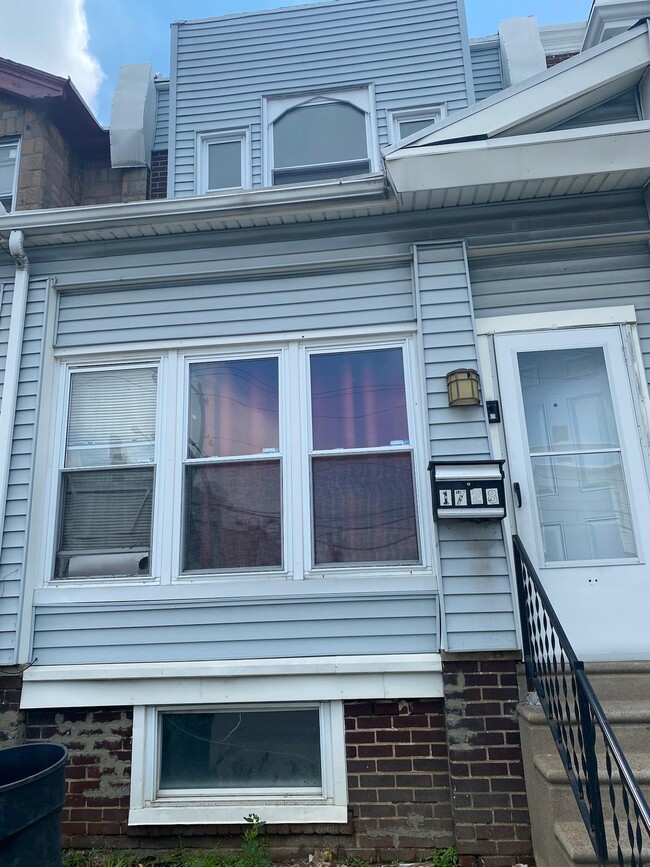 Building Photo - 1728 S 54th St