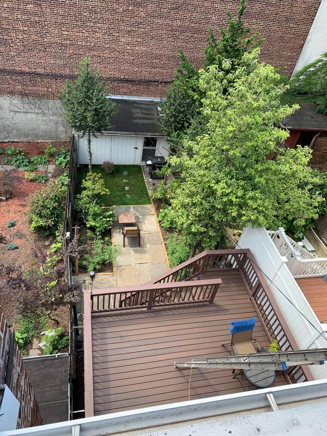 Foto del edificio - 63 Van Reipen Ave