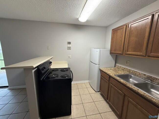 Foto del edificio - 4902 Cotton Row NW