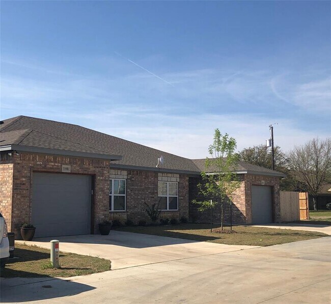 Foto del edificio - 110 Oakland St