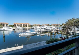 Building Photo - 2501 Marina Isle Way