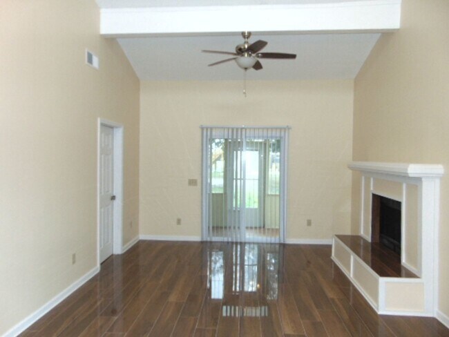 Foto del edificio - For Lease - 2 BR|2 BA w/ 2 Car Garage, Unf...