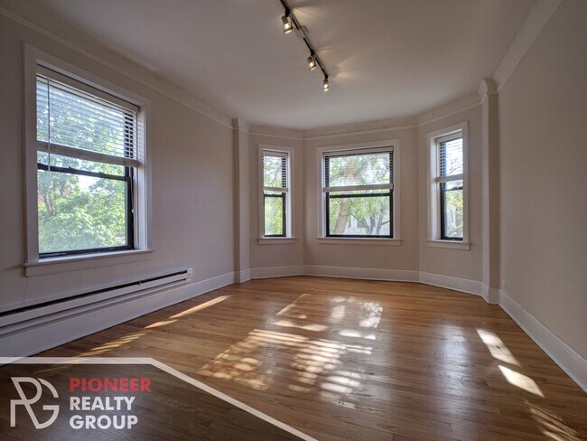 Foto del edificio - 2315 N Rockwell St