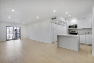 Building Photo - 4670 W 13th Ln