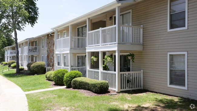 Building Photo - Skyland Pointe