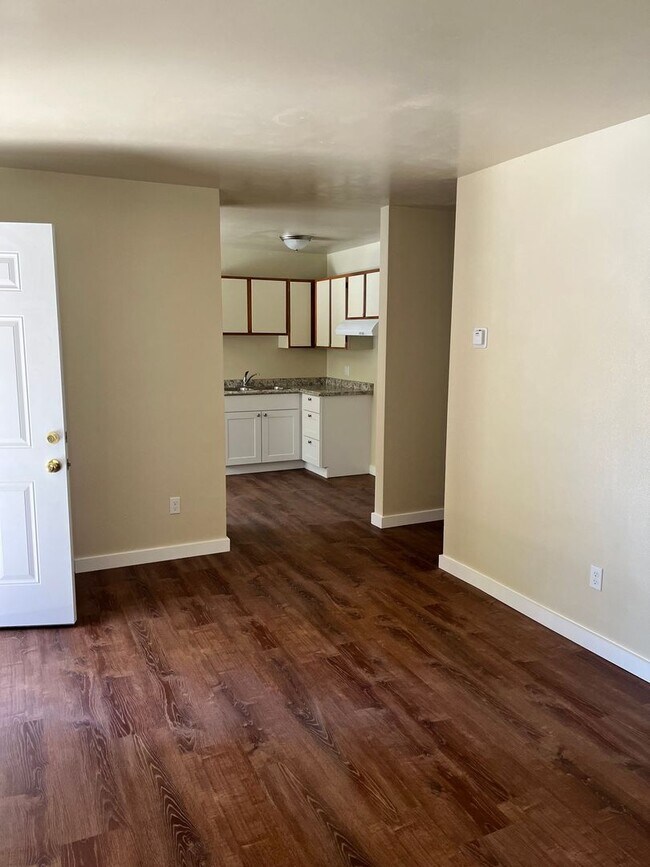 Photo - 2814 N Center St Apartment