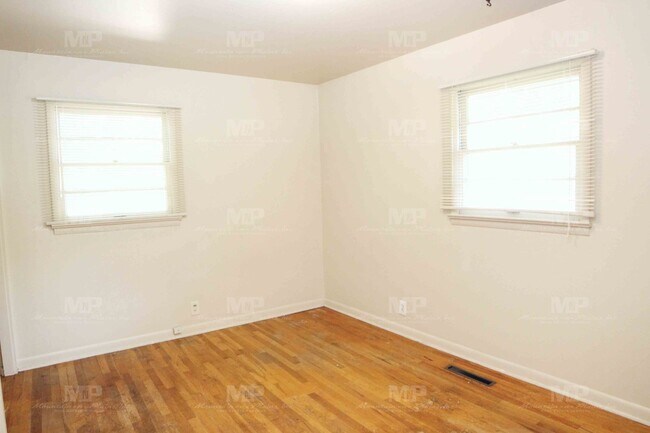 Foto del edificio - 609 W Prospect Rd