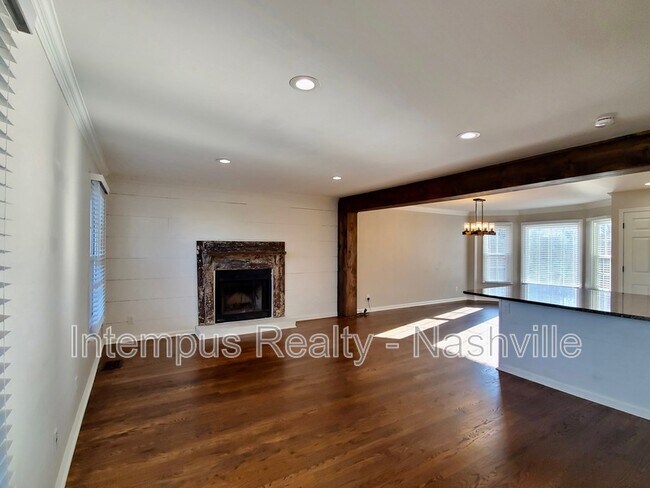 Foto del edificio - 547 Hopewood Ct