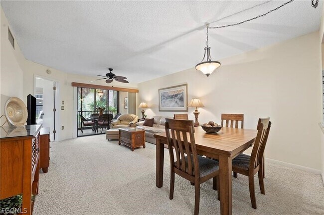 Foto del edificio - 15075 Parkside Dr