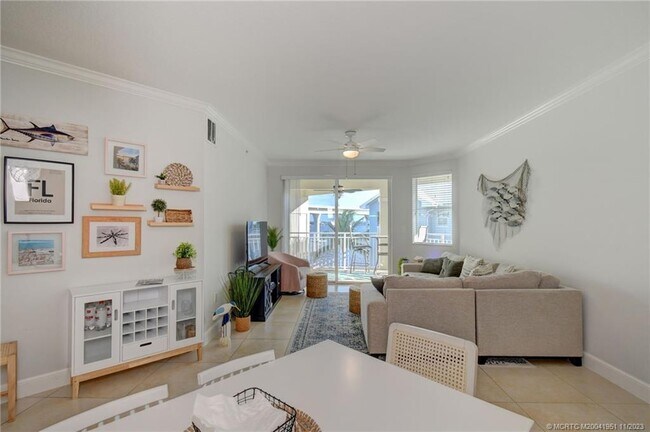 Building Photo - 275 NW Flagler Ave