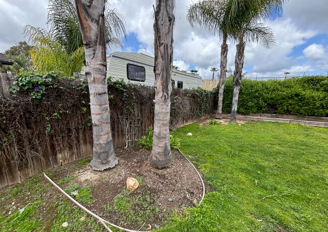 Foto del edificio - 8714 Rumson Dr