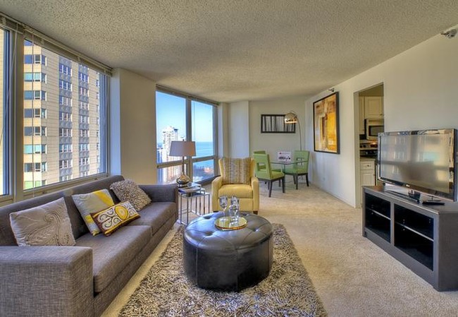 Foto del edificio - 747 N Rush St
