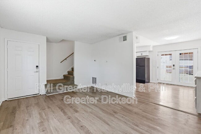 Foto del edificio - 704 McPherson Dr