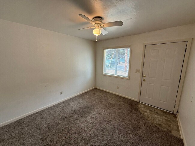 Foto del edificio - 1570 Bellevue St SE