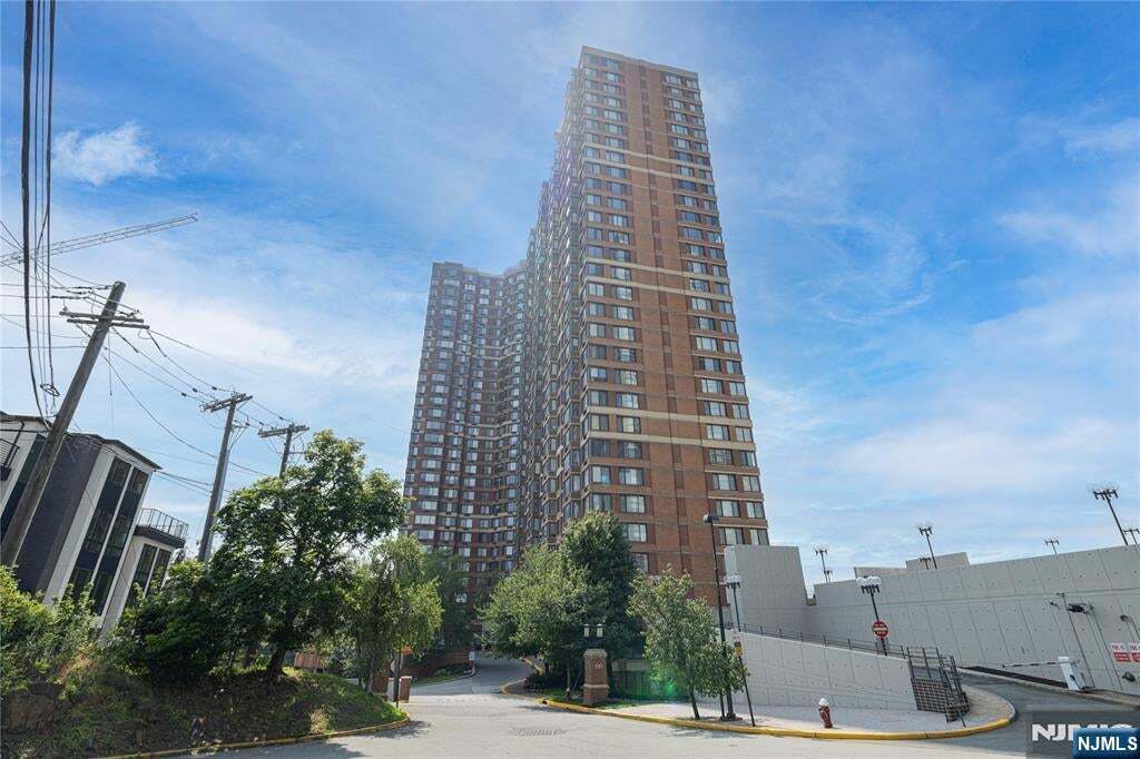 Primary Photo - 100 Old Palisade Rd
