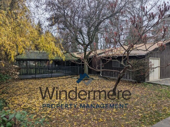 Building Photo - 203 Hope St