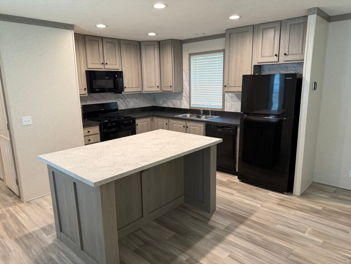 Foto principal - 3617 N Grand Ave E