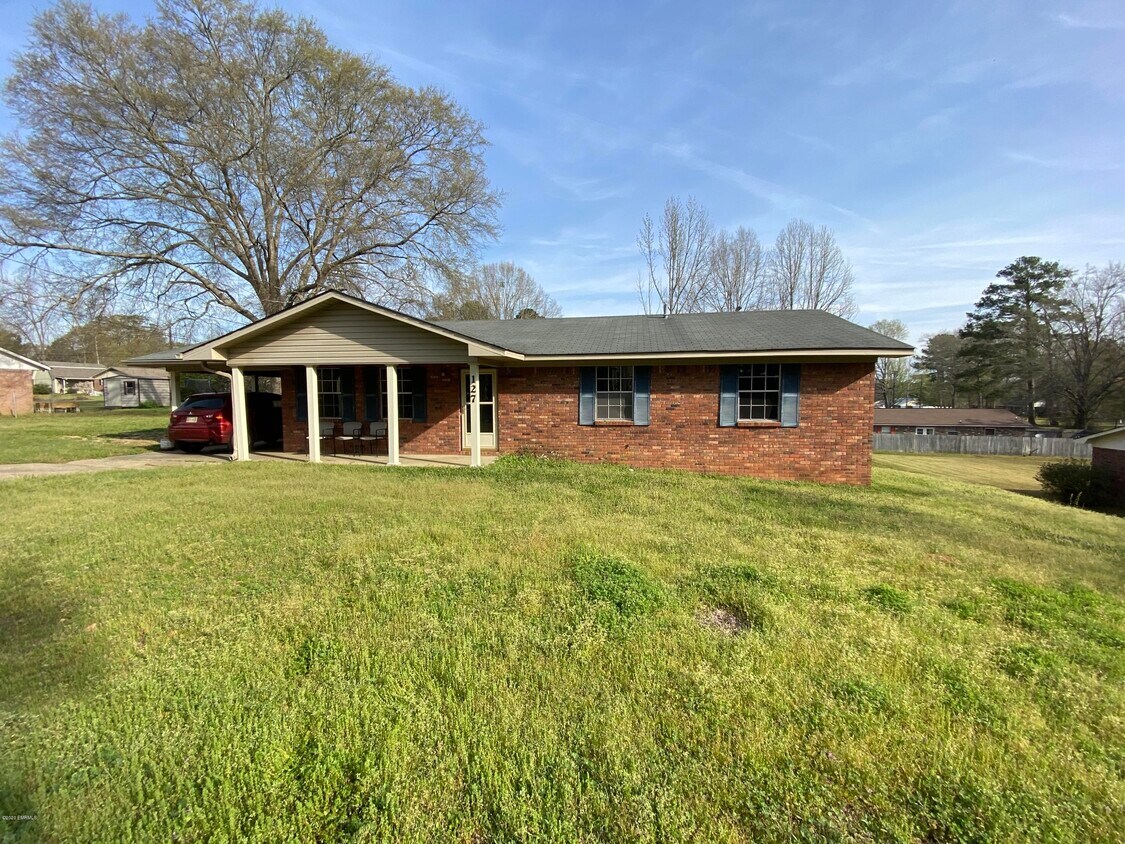 127 Carter St, Quitman, MS 39355 Room for Rent in Quitman, MS
