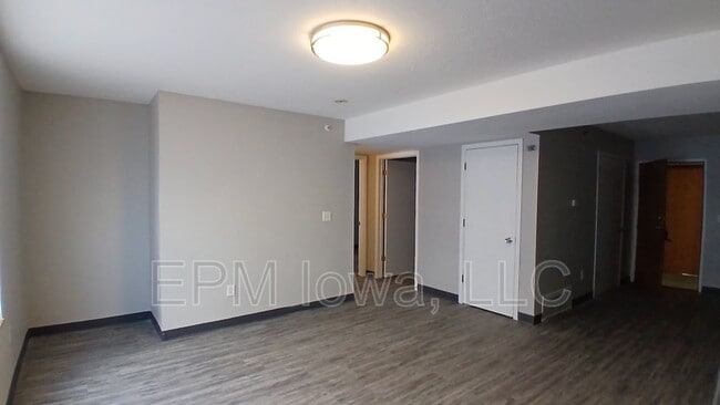 Building Photo - 60 Miller Ave SW