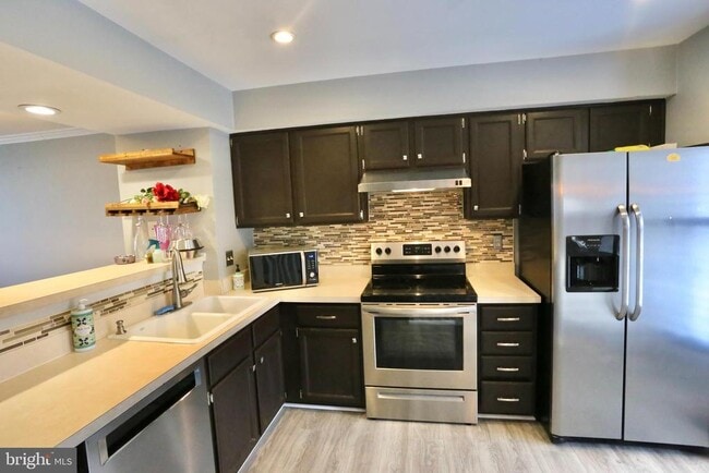 Building Photo - 6623 Skylemar Trail