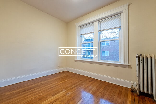 Foto del edificio - 45 Englewood Ave