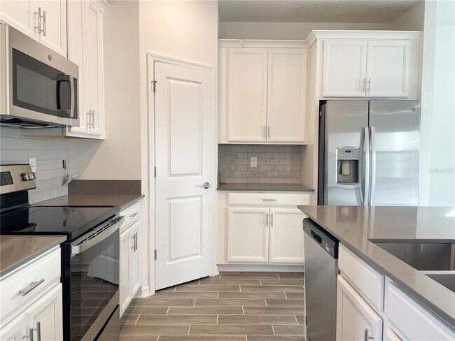 Foto del edificio - 17101 Quicksilver Ave