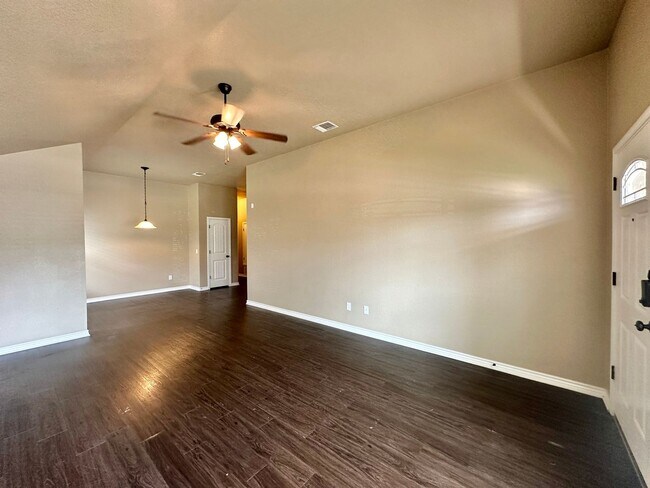 Building Photo - 302 Sladecek Dr
